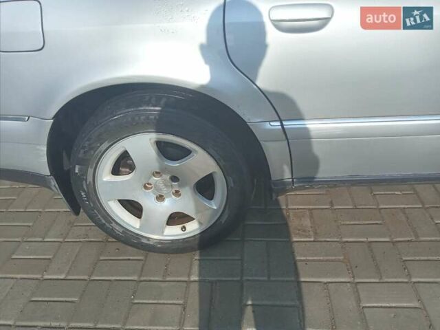 Ауди А8 2000 в Здолбунове на Automoto.ua Серый Ауди А8, объемом двигателя 2.5 л и пробегом 260 тыс. км за 4500 $, фото 3 на Automoto.ua