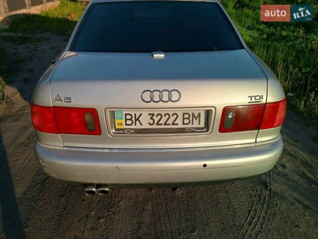 Сірий Ауді A8, об'ємом двигуна 2.5 л та пробігом 250 тис. км за 4300 $, фото 2 на Automoto.ua