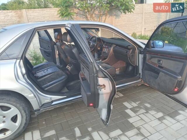 Ауди А8 2000 в Здолбунове на Automoto.ua Серый Ауди А8, объемом двигателя 2.5 л и пробегом 260 тыс. км за 4500 $, фото 19 на Automoto.ua