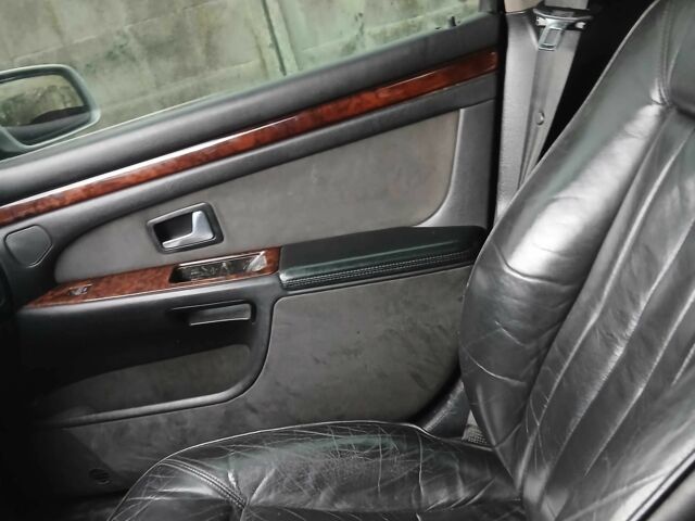 Сірий Ауді A8, об'ємом двигуна 2.5 л та пробігом 368 тис. км за 4500 $, фото 2 на Automoto.ua