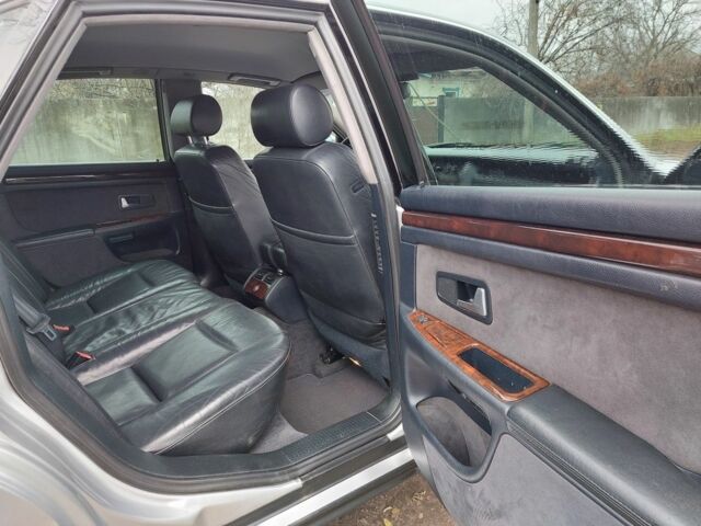 Сірий Ауді A8, об'ємом двигуна 0 л та пробігом 313 тис. км за 3750 $, фото 9 на Automoto.ua