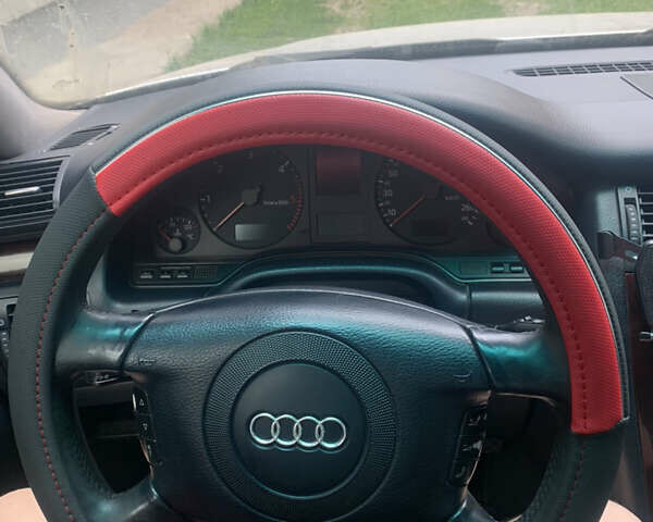 Серый Ауди А8, объемом двигателя 3.3 л и пробегом 320 тыс. км за 3700 $, фото 11 на Automoto.ua