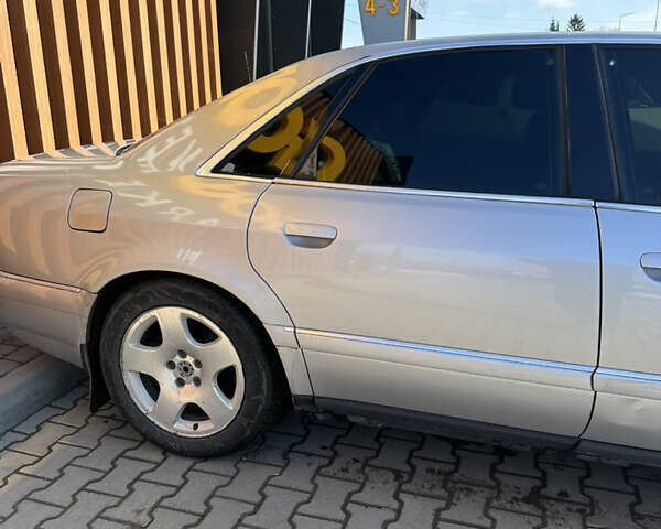 Серый Ауди А8, объемом двигателя 2.5 л и пробегом 400 тыс. км за 4200 $, фото 4 на Automoto.ua