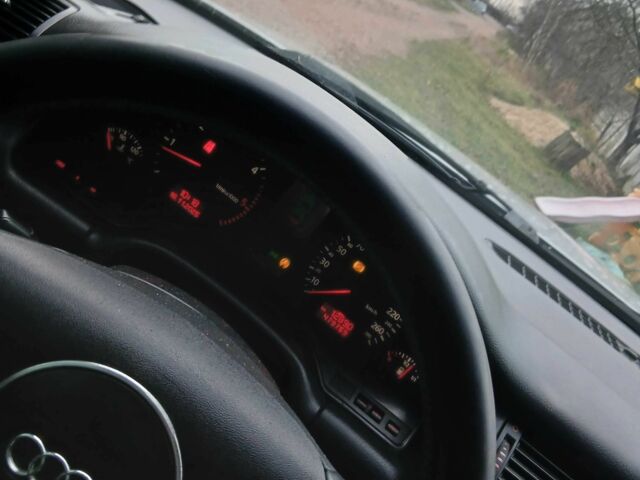 Сірий Ауді A8, об'ємом двигуна 2.5 л та пробігом 368 тис. км за 4500 $, фото 5 на Automoto.ua