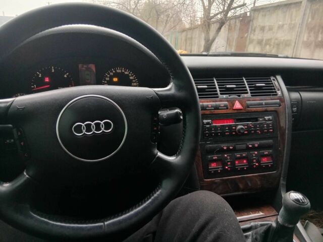 Сірий Ауді A8, об'ємом двигуна 2.5 л та пробігом 368 тис. км за 4500 $, фото 1 на Automoto.ua