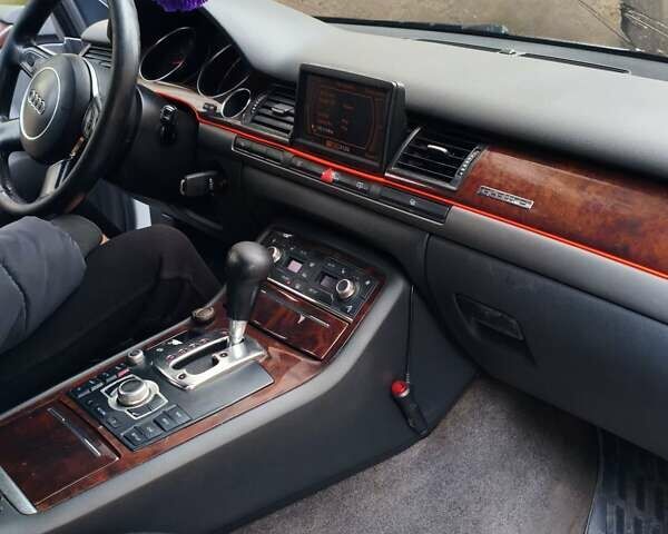 Серый Ауди А8, объемом двигателя 4.2 л и пробегом 375 тыс. км за 4150 $, фото 6 на Automoto.ua