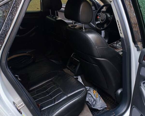 Серый Ауди А8, объемом двигателя 4.2 л и пробегом 375 тыс. км за 4150 $, фото 3 на Automoto.ua