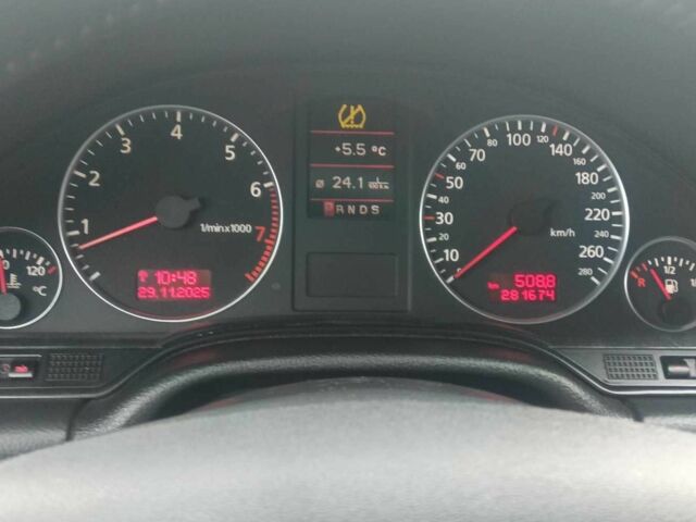 Серый Ауди А8, объемом двигателя 6 л и пробегом 281 тыс. км за 426 $, фото 5 на Automoto.ua