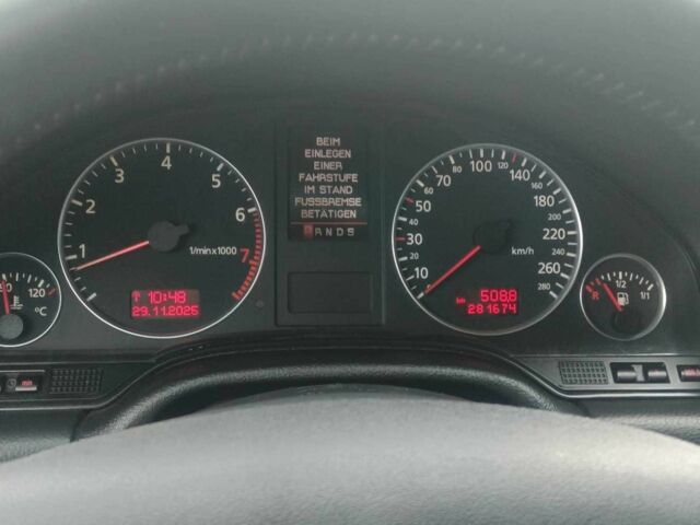 Серый Ауди А8, объемом двигателя 6 л и пробегом 281 тыс. км за 426 $, фото 6 на Automoto.ua