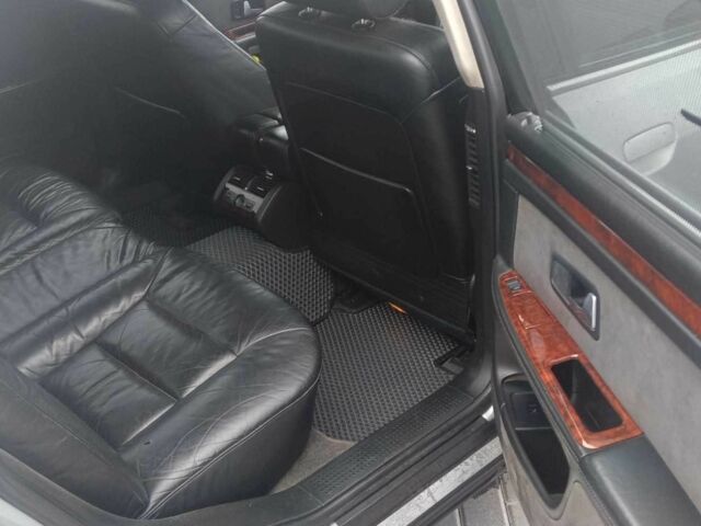 Серый Ауди А8, объемом двигателя 6 л и пробегом 281 тыс. км за 426 $, фото 10 на Automoto.ua