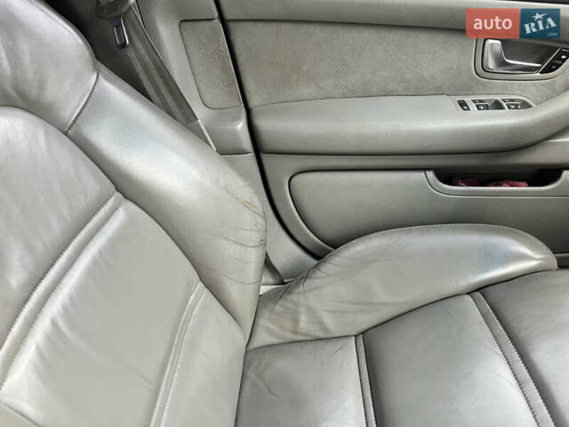 Сірий Ауді A8, об'ємом двигуна 4.17 л та пробігом 564 тис. км за 6000 $, фото 26 на Automoto.ua