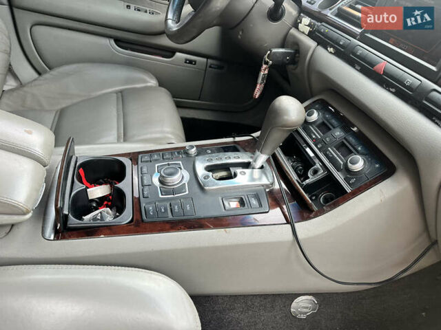 Сірий Ауді A8, об'ємом двигуна 4.17 л та пробігом 564 тис. км за 6000 $, фото 25 на Automoto.ua
