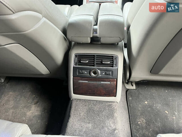 Сірий Ауді A8, об'ємом двигуна 4.17 л та пробігом 564 тис. км за 6000 $, фото 11 на Automoto.ua