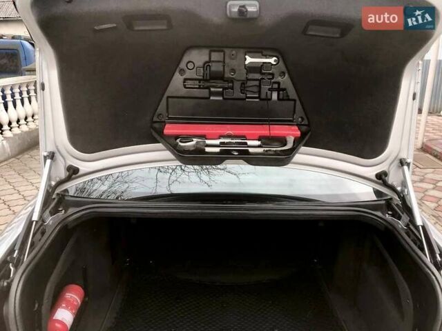 Серый Ауди А8, объемом двигателя 3.9 л и пробегом 396 тыс. км за 7600 $, фото 20 на Automoto.ua