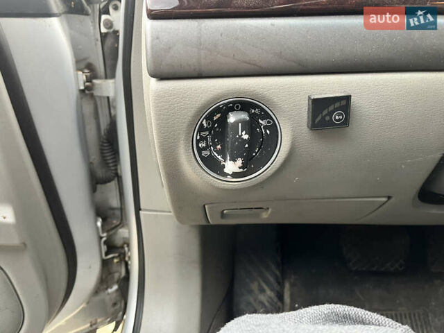 Сірий Ауді A8, об'ємом двигуна 4.17 л та пробігом 564 тис. км за 6000 $, фото 40 на Automoto.ua