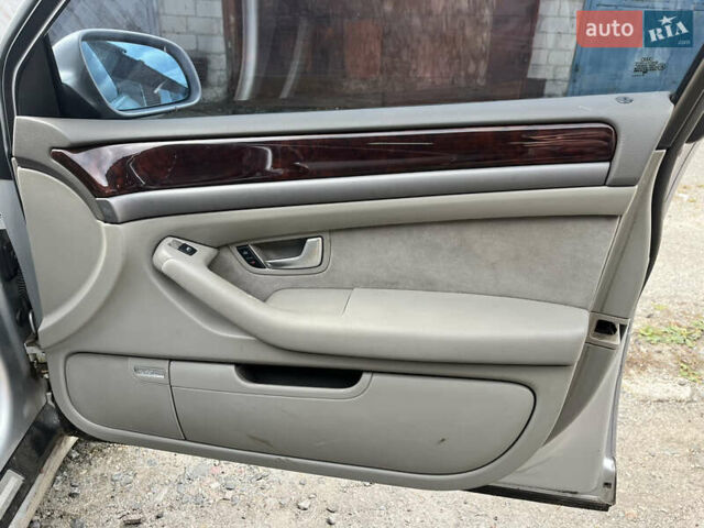 Сірий Ауді A8, об'ємом двигуна 4.17 л та пробігом 564 тис. км за 6000 $, фото 23 на Automoto.ua
