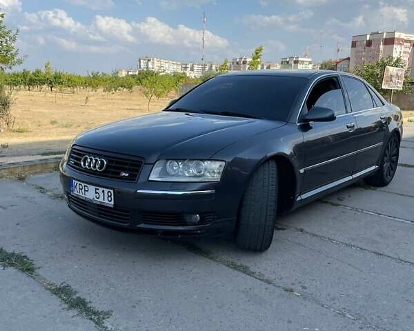 Серый Ауди А8, объемом двигателя 4 л и пробегом 400 тыс. км за 5500 $, фото 1 на Automoto.ua