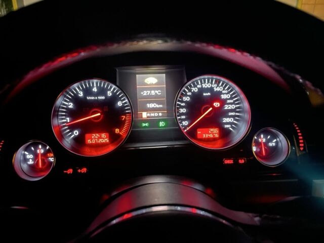 Серый Ауди А8, объемом двигателя 3 л и пробегом 334 тыс. км за 3500 $, фото 5 на Automoto.ua