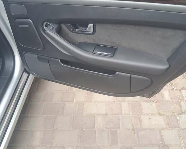 Сірий Ауді A8, об'ємом двигуна 2.98 л та пробігом 300 тис. км за 6700 $, фото 14 на Automoto.ua