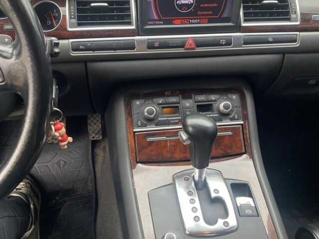 Сірий Ауді A8, об'ємом двигуна 3 л та пробігом 299 тис. км за 6500 $, фото 10 на Automoto.ua