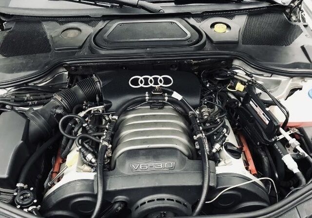 Сірий Ауді A8, об'ємом двигуна 3 л та пробігом 320 тис. км за 7500 $, фото 3 на Automoto.ua