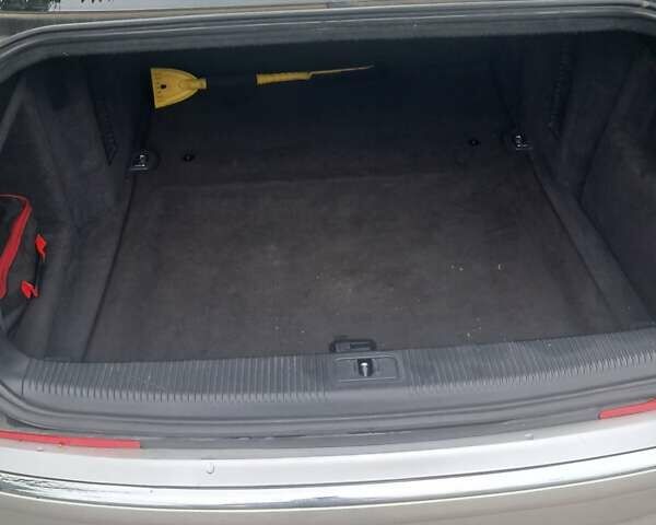 Сірий Ауді A8, об'ємом двигуна 2.98 л та пробігом 300 тис. км за 6700 $, фото 16 на Automoto.ua
