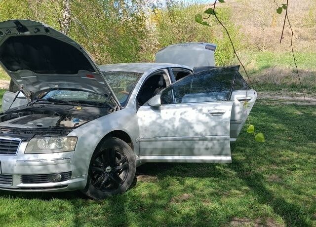 Сірий Ауді A8, об'ємом двигуна 3 л та пробігом 342 тис. км за 8950 $, фото 5 на Automoto.ua