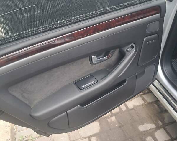 Сірий Ауді A8, об'ємом двигуна 2.98 л та пробігом 300 тис. км за 6700 $, фото 12 на Automoto.ua