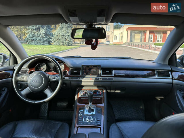 Серый Ауди А8, объемом двигателя 4.2 л и пробегом 193 тыс. км за 8200 $, фото 32 на Automoto.ua