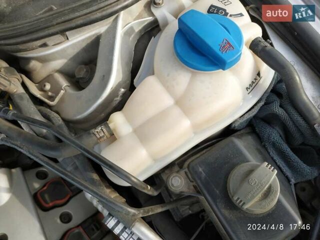 Серый Ауди А8, объемом двигателя 0 л и пробегом 400 тыс. км за 9000 $, фото 50 на Automoto.ua