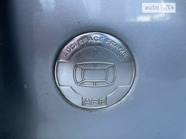 Сірий Ауді A8, об'ємом двигуна 3 л та пробігом 320 тис. км за 6500 $, фото 47 на Automoto.ua