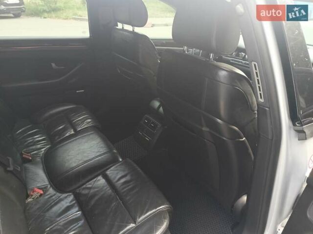 Серый Ауди А8, объемом двигателя 3 л и пробегом 218 тыс. км за 6000 $, фото 2 на Automoto.ua