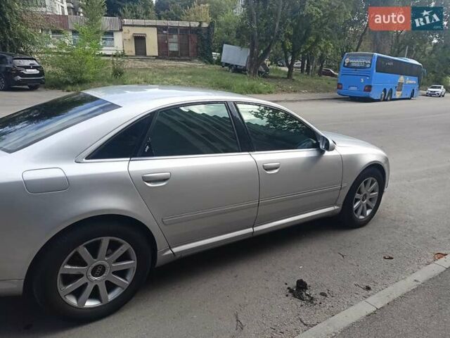 Серый Ауди А8, объемом двигателя 3 л и пробегом 218 тыс. км за 6000 $, фото 4 на Automoto.ua