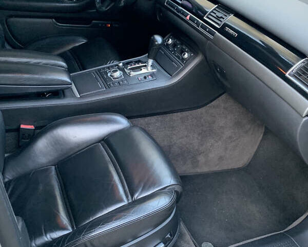 Сірий Ауді A8, об'ємом двигуна 3 л та пробігом 272 тис. км за 10800 $, фото 15 на Automoto.ua