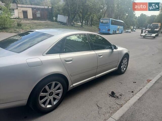 Серый Ауди А8, объемом двигателя 3 л и пробегом 218 тыс. км за 6000 $, фото 5 на Automoto.ua