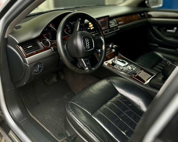 Сірий Ауді A8, об'ємом двигуна 2.97 л та пробігом 410 тис. км за 6000 $, фото 16 на Automoto.ua