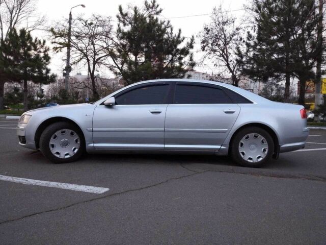 Серый Ауди А8, объемом двигателя 4.2 л и пробегом 242 тыс. км за 4300 $, фото 22 на Automoto.ua