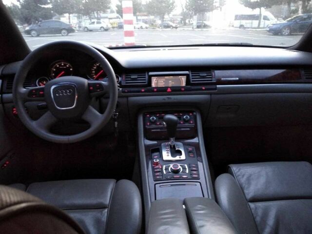 Серый Ауди А8, объемом двигателя 4.2 л и пробегом 242 тыс. км за 4300 $, фото 15 на Automoto.ua