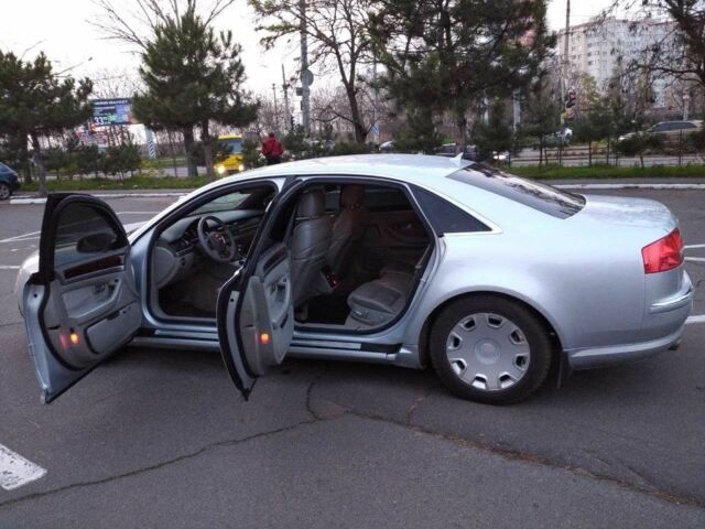 Серый Ауди А8, объемом двигателя 4.2 л и пробегом 242 тыс. км за 4300 $, фото 7 на Automoto.ua