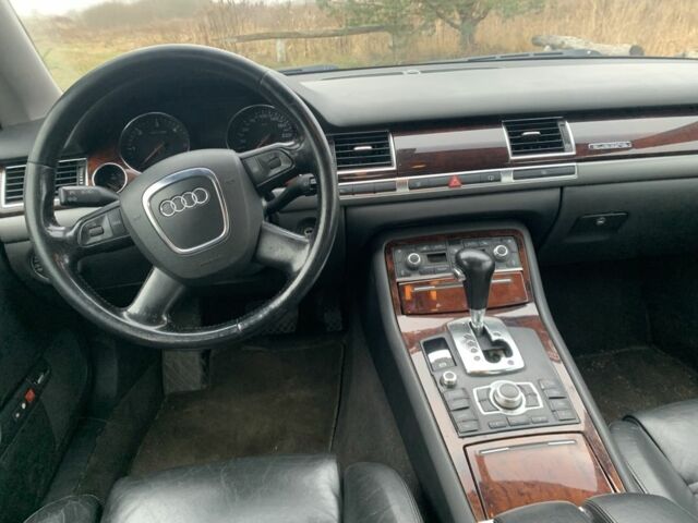 Серый Ауди А8, объемом двигателя 3 л и пробегом 360 тыс. км за 4300 $, фото 6 на Automoto.ua