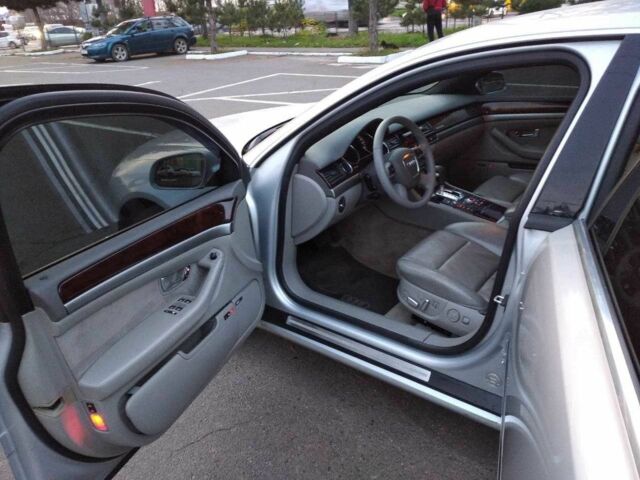 Серый Ауди А8, объемом двигателя 4.2 л и пробегом 242 тыс. км за 4300 $, фото 8 на Automoto.ua