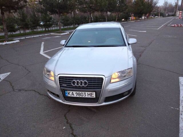 Серый Ауди А8, объемом двигателя 4.2 л и пробегом 242 тыс. км за 4300 $, фото 12 на Automoto.ua