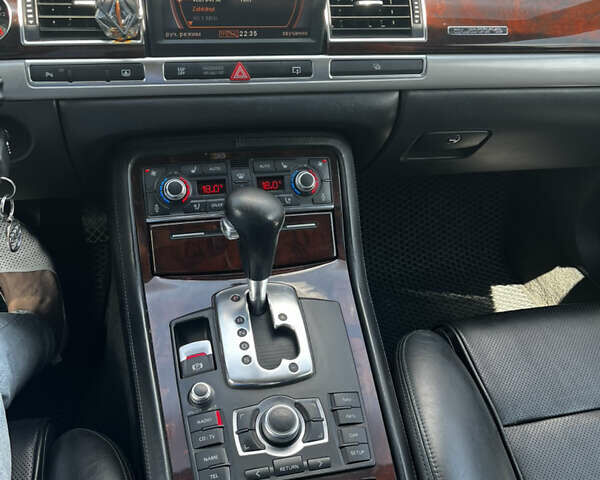 Сірий Ауді A8, об'ємом двигуна 2.97 л та пробігом 304 тис. км за 8700 $, фото 26 на Automoto.ua