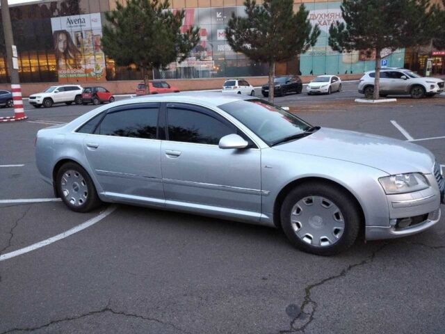 Серый Ауди А8, объемом двигателя 4.2 л и пробегом 242 тыс. км за 4300 $, фото 5 на Automoto.ua