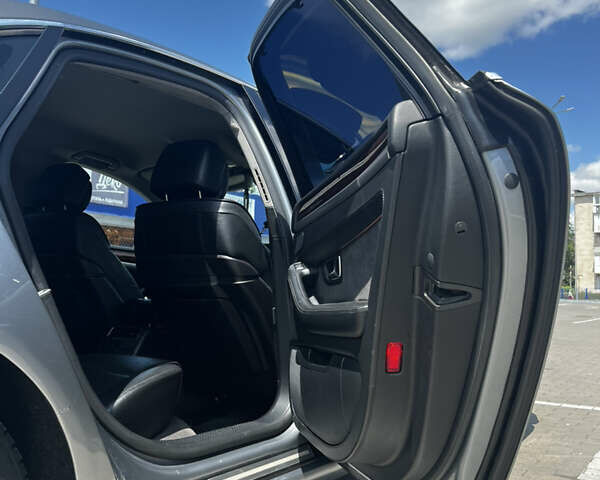 Сірий Ауді A8, об'ємом двигуна 2.97 л та пробігом 304 тис. км за 8700 $, фото 17 на Automoto.ua