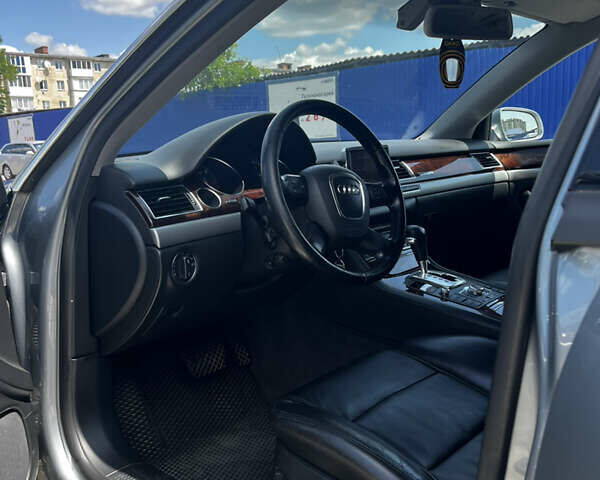 Сірий Ауді A8, об'ємом двигуна 2.97 л та пробігом 304 тис. км за 8700 $, фото 11 на Automoto.ua