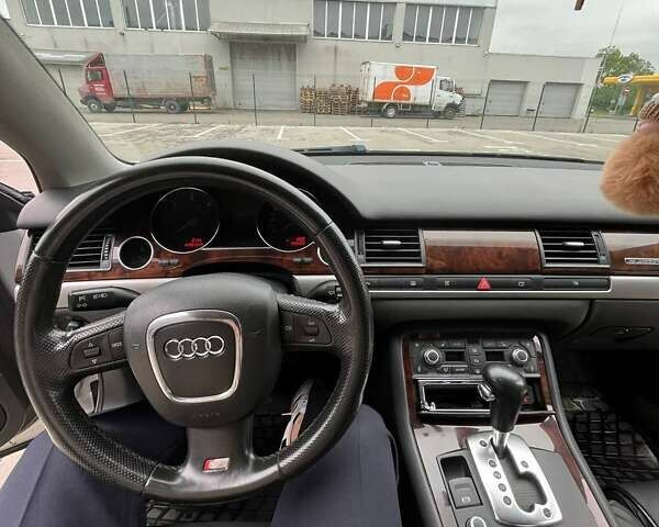 Серый Ауди А8, объемом двигателя 3 л и пробегом 392 тыс. км за 10500 $, фото 10 на Automoto.ua