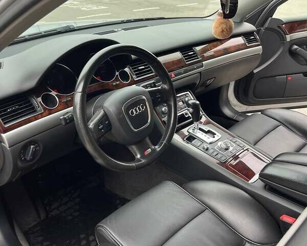 Серый Ауди А8, объемом двигателя 3 л и пробегом 392 тыс. км за 10500 $, фото 9 на Automoto.ua