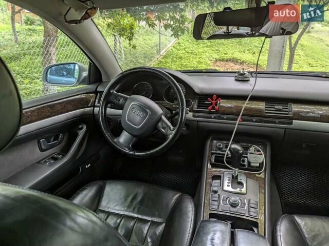 Серый Ауди А8, объемом двигателя 3 л и пробегом 324 тыс. км за 9699 $, фото 4 на Automoto.ua