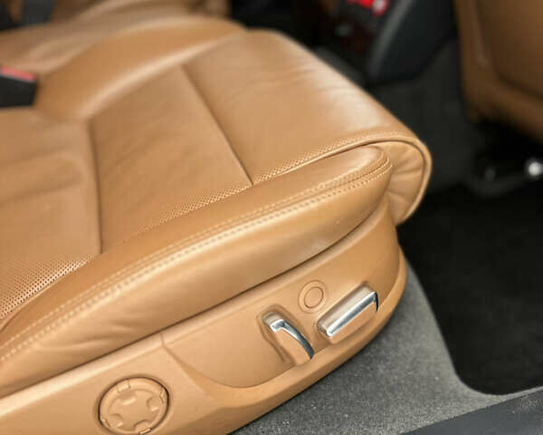 Сірий Ауді A8, об'ємом двигуна 4.2 л та пробігом 280 тис. км за 9500 $, фото 31 на Automoto.ua